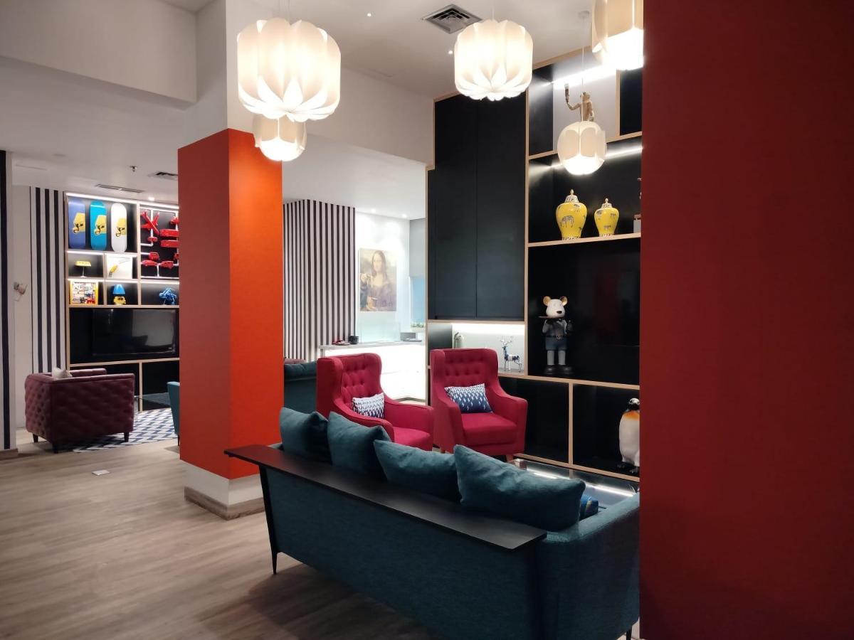 Hotel Moritz Biz Gandaria à Jakarta Extérieur photo