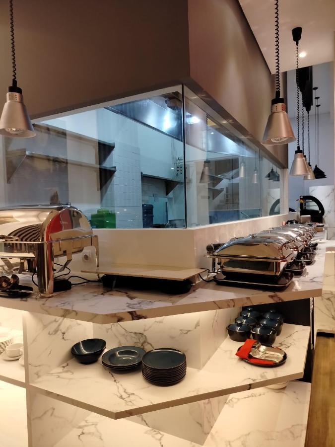 Hotel Moritz Biz Gandaria à Jakarta Extérieur photo
