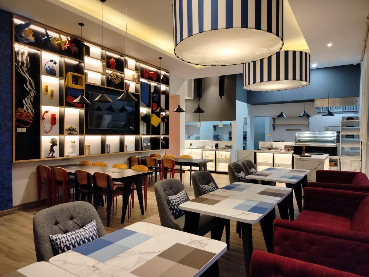 Hotel Moritz Biz Gandaria à Jakarta Extérieur photo